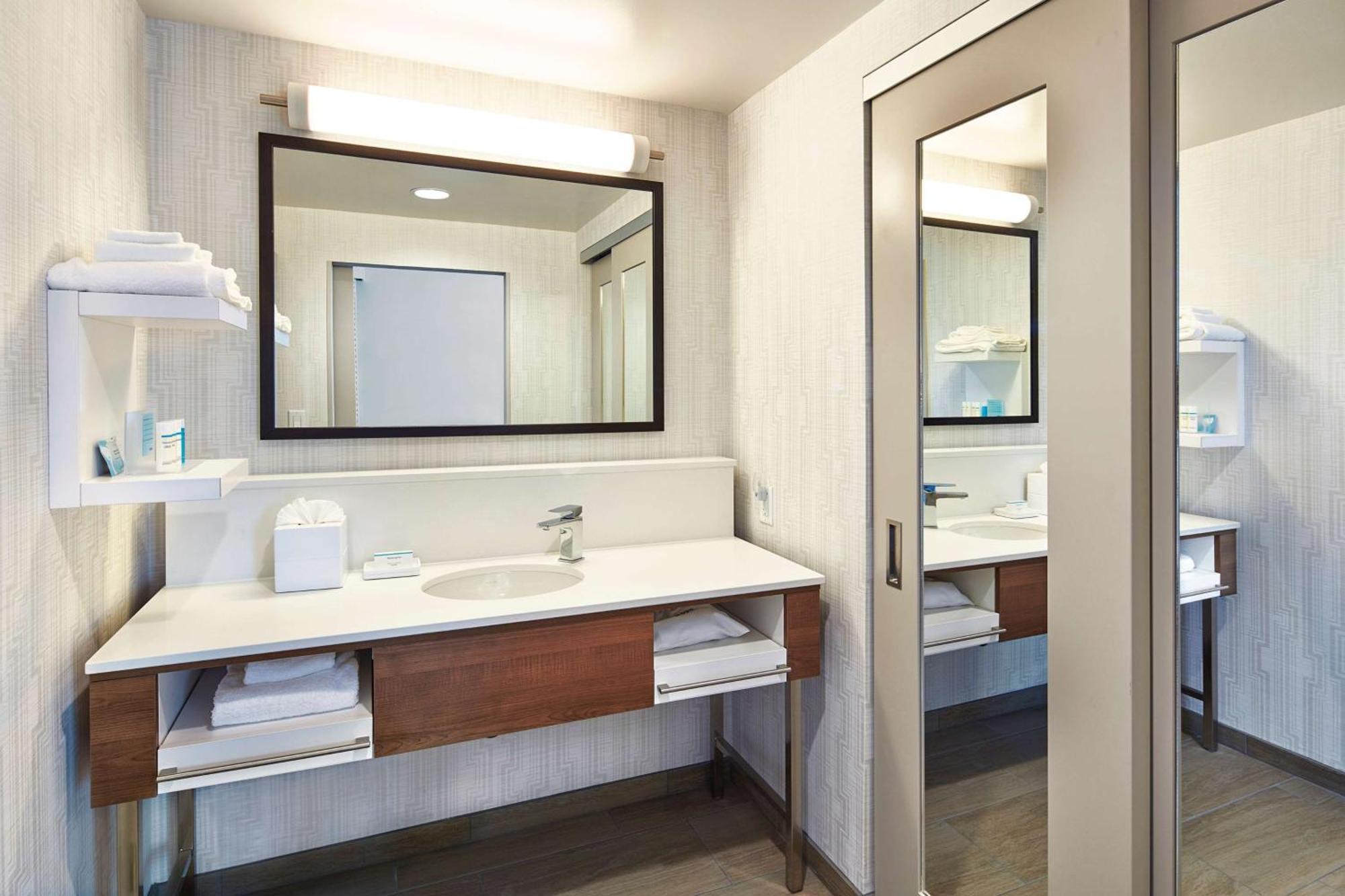 Hampton Inn & Suites Sacramento At Csus מראה חיצוני תמונה